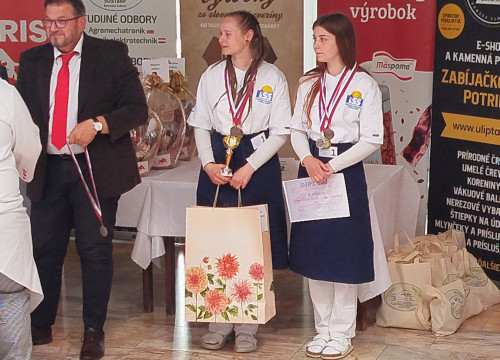 ŘEZNICE Z ISŠ VALAŠSKÉ MEZIŘÍČÍ OBHÁJILY SVÉ UMĚNÍ NA SLOVENSKU
